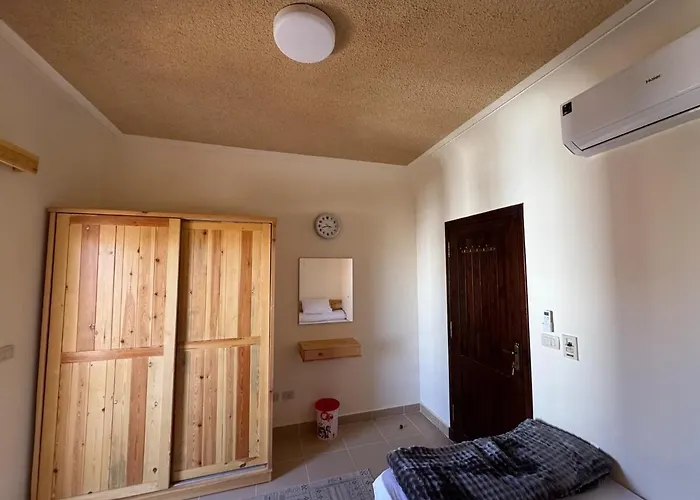 One-bedroom With Private Rooftop In La Hacienda *