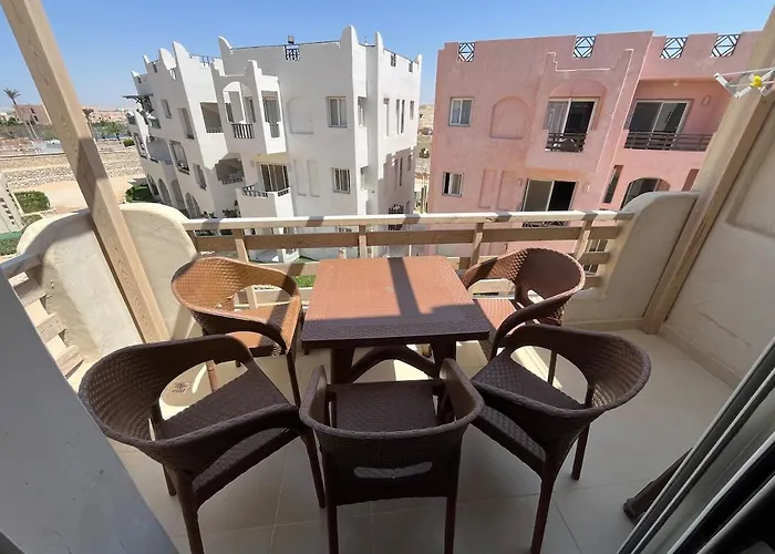 One-bedroom With Private Rooftop In La Hacienda