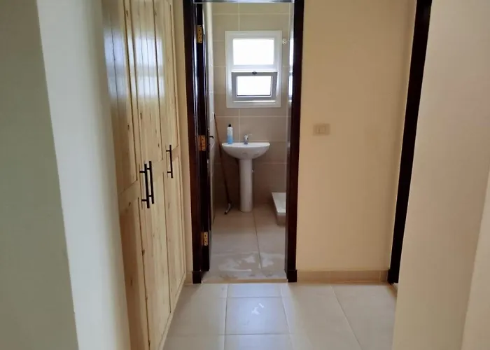 Apartment One-bedroom With Private Rooftop In La Hacienda *