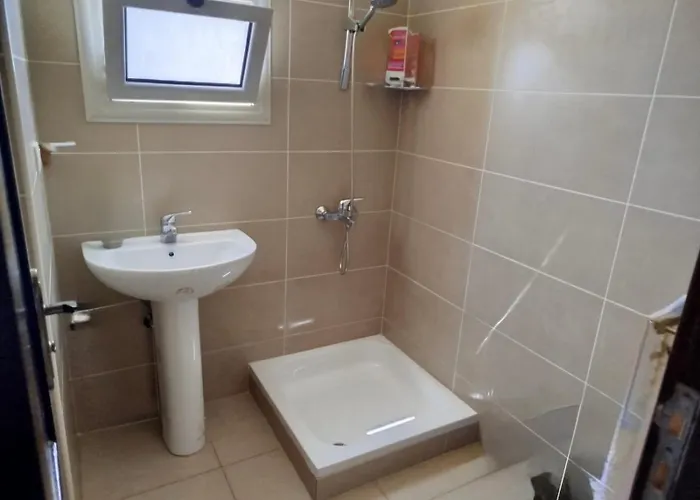 Apartment One-bedroom With Private Rooftop In La Hacienda
